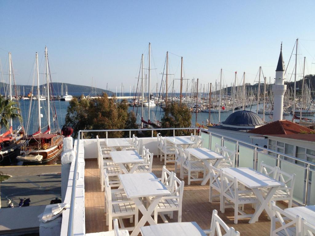 Akkan Hotel Marina (Adults Only) Bodrum Екстериор снимка