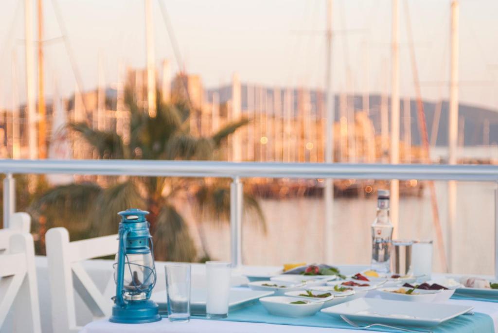 Akkan Hotel Marina (Adults Only) Bodrum Екстериор снимка